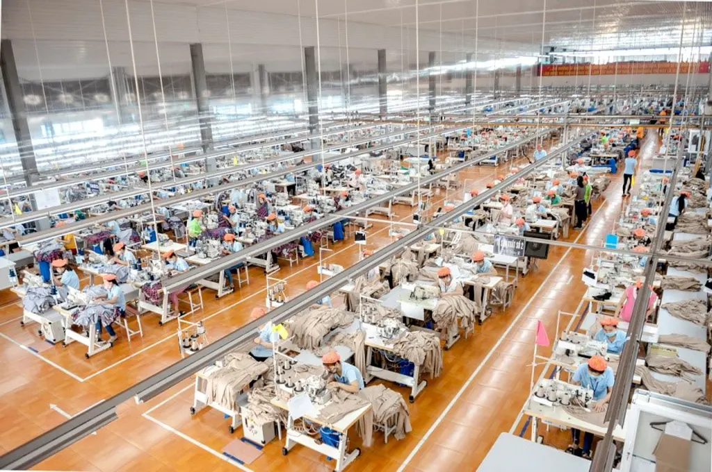 Các doanh nghiệp sản xuất đồng phục Việt Nam không phải bỏ chi phí cao nhưng vẫn có đội ngũ nhân công tay nghề cao