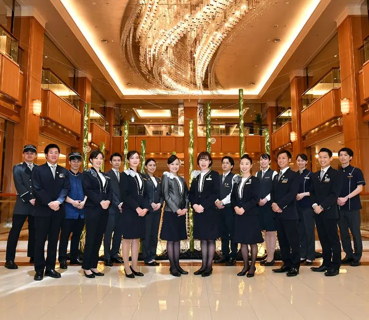 Đồng phục khách sạn Nhật Bản chú trọng sử dụng chất liệu cao cấp và thiết kế thanh lịch