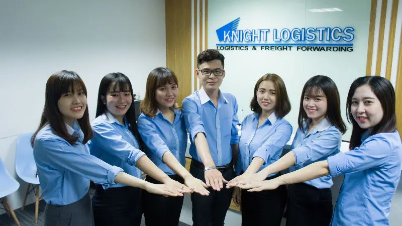 May Đồng Phục Công Ty Xuất Khẩu Giá Tốt – Bảng Giá 2025